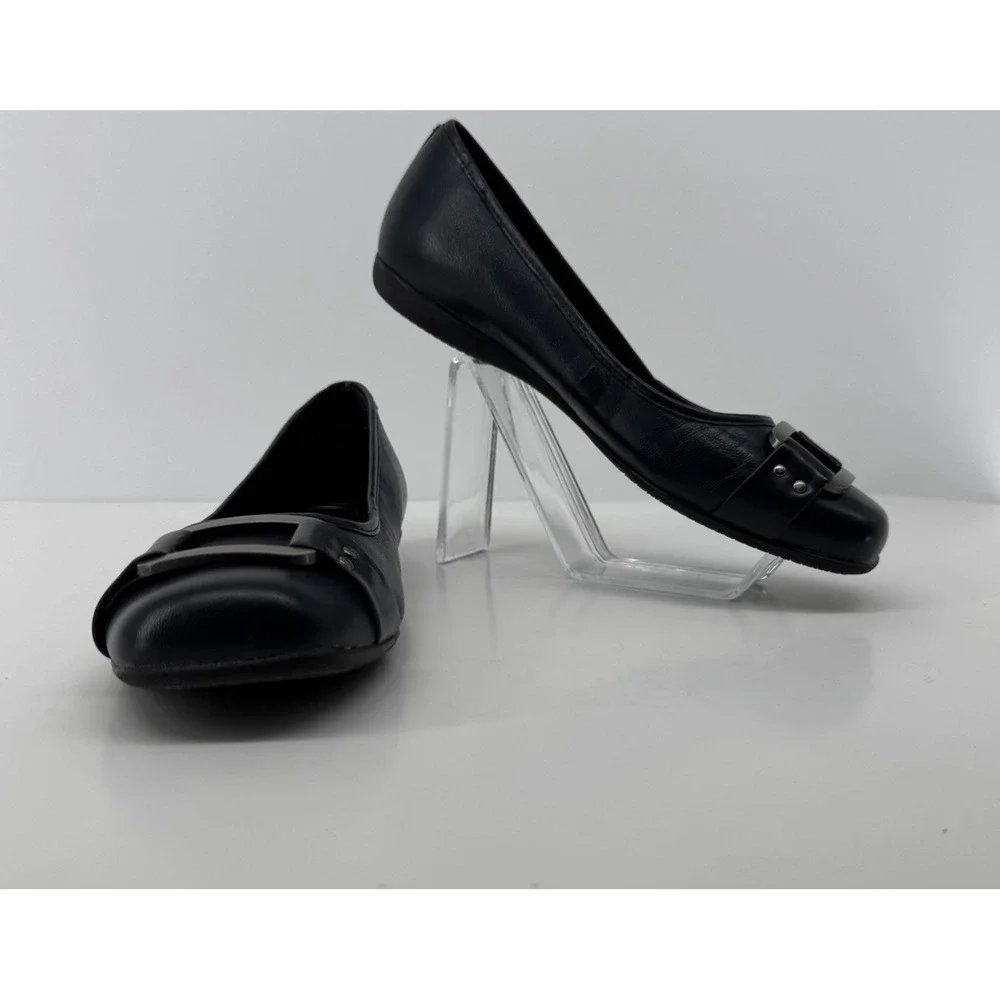 Trotters Navy Leather Flats Buckle Accent Comfort Slip On Classic Workwear Sz 7